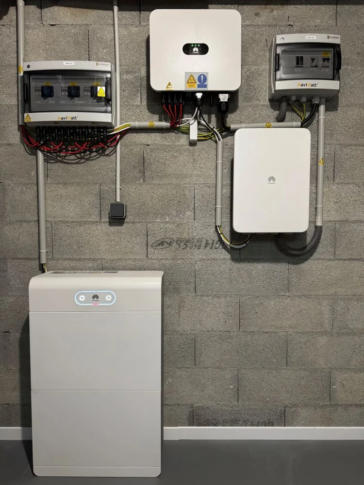 Photo d'une batterie de stockage sur une installation photovoltaique