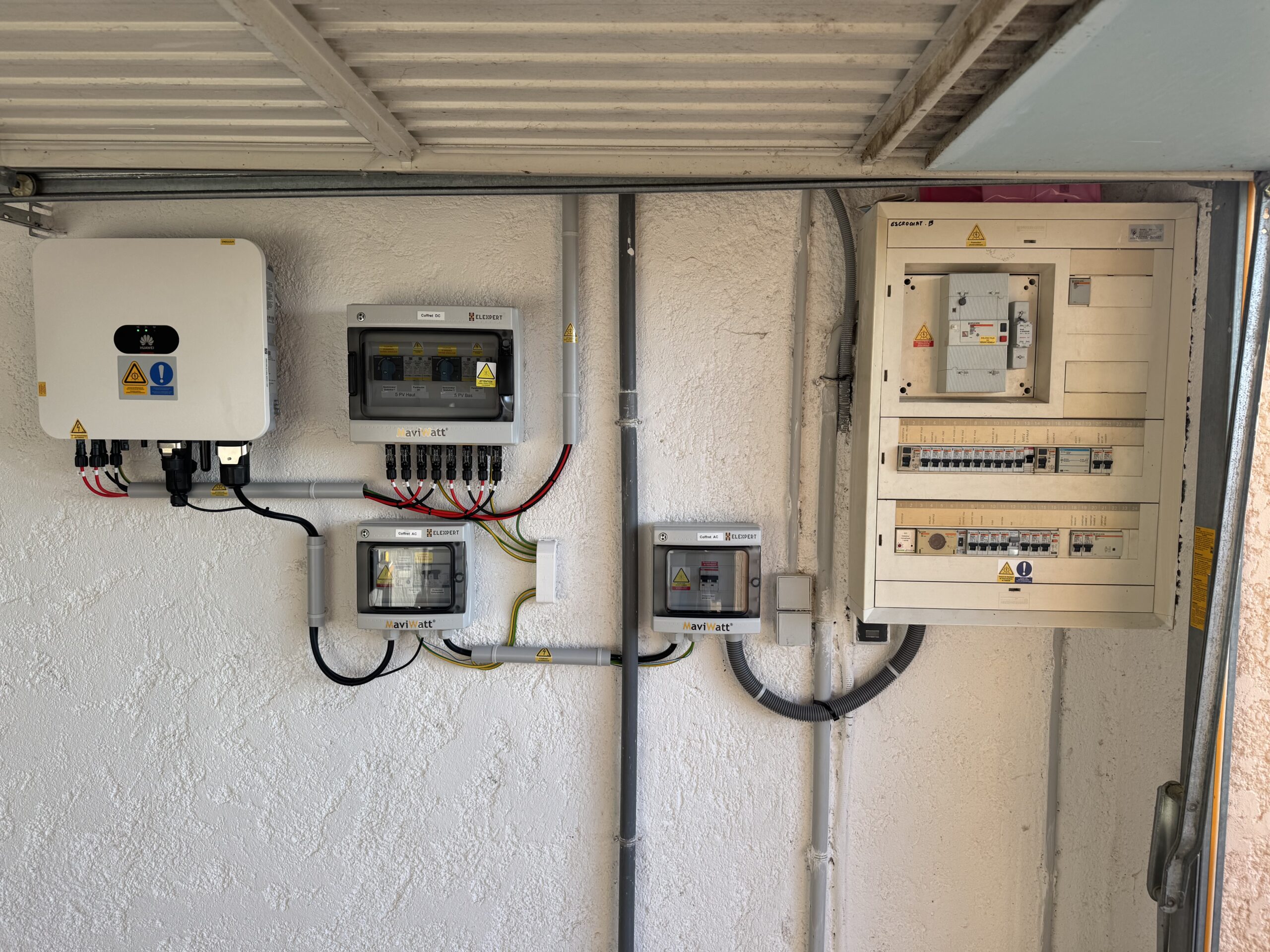 Onduleur Huawei SUN2000 4K-MB0 installation photovoltaïque Thoiry Pays de Gex